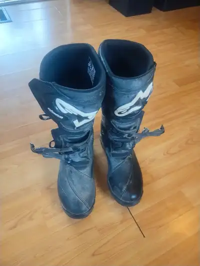 Size 13 Adventure motorcycle boots, Not very old and in like new condition just a bit dirty, the ins...