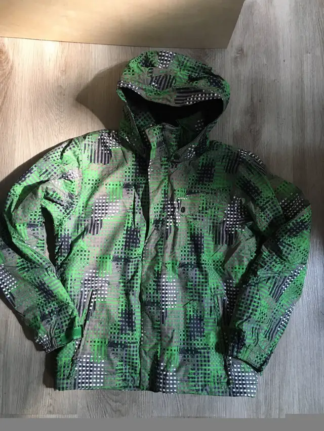 Rossignol ski jacket in Kids & Youth in City of Montréal - Image 3