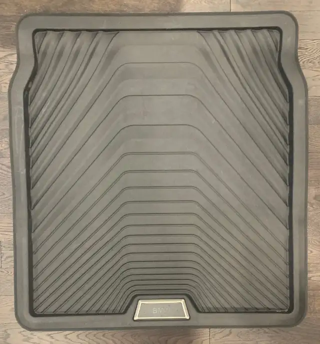 OEM BMW FITTED LUGGAGE COMPARTMENT MAT (Trunk Liner / Trunk Mat) in Other Parts & Accessories in Oakville / Halton Region - Image 2