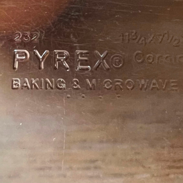 Vintage Pyrex Baker Dish in Kitchen & Dining Wares in Markham / York Region - Image 3