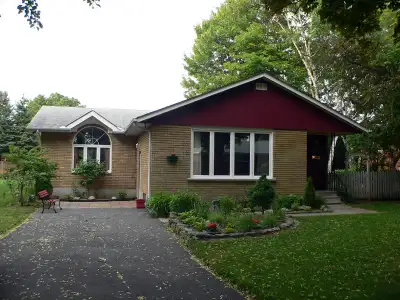 This bright BASEMENT apartment offers 3 spacious bedrooms, 1 bathroom, a big IKEA kitchen with 4 app...