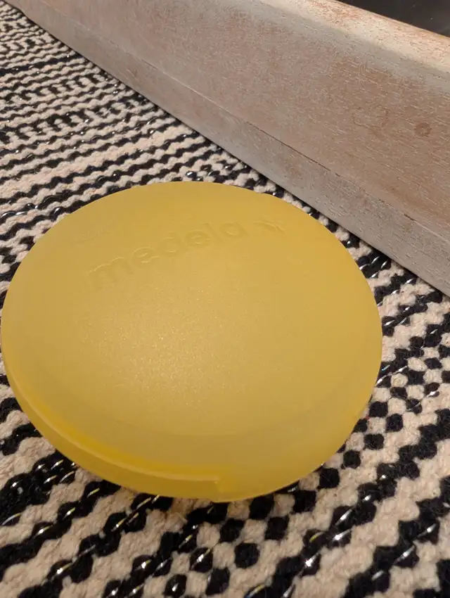 Medela nipple shields, 20mm, used once in Feeding & High Chairs in Kitchener / Waterloo - Image 2