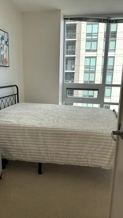 Downtown Walking Distance to Stampede Room for Rent !
