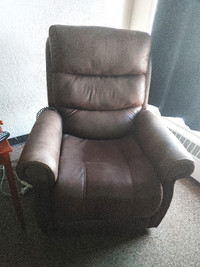 Power Lift Recliner (TAKING OFFERS)