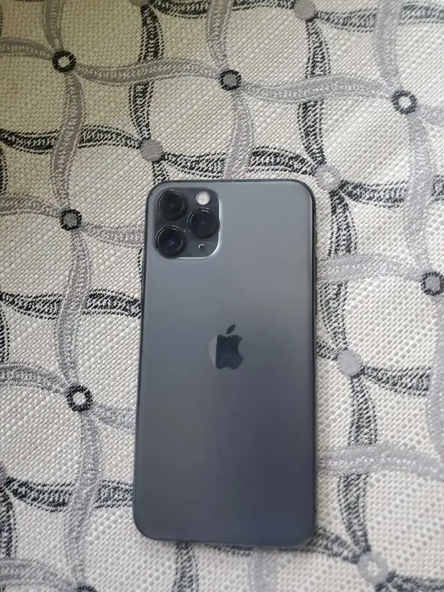 Non turning on Iphone 11 pro in Cell Phones in St. Catharines - Image 2