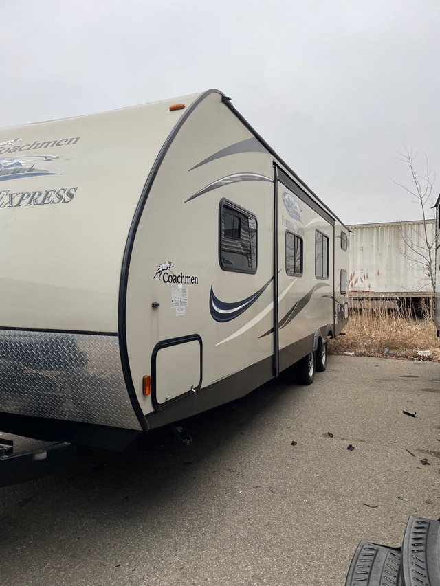 2015 Freedom express 292bhs  in Travel Trailers & Campers in Guelph - Image 4