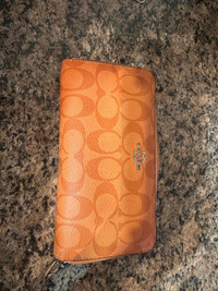 Coach wallet in excellent condition. Had it for about one year.