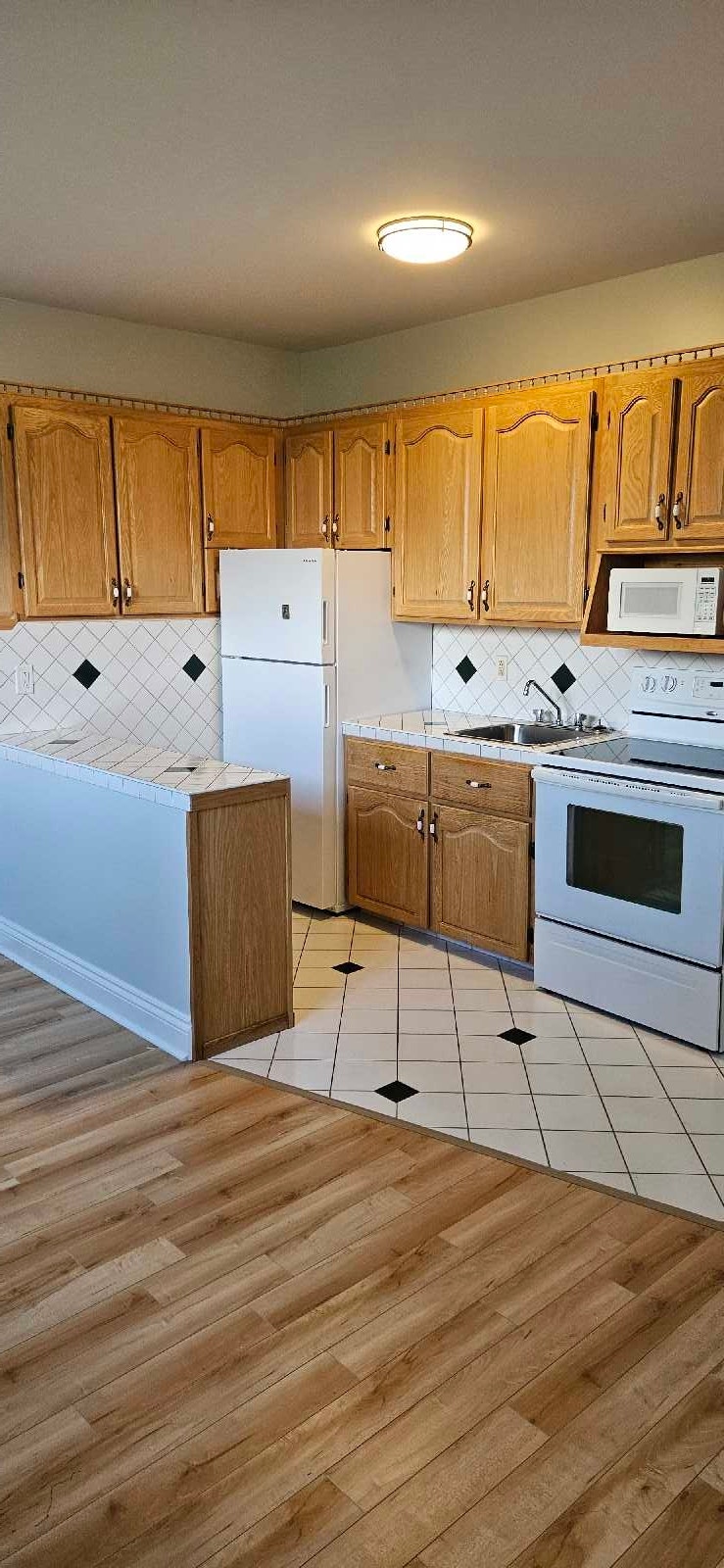 2 BEDROOM APT. WHITNEY  PIER 2