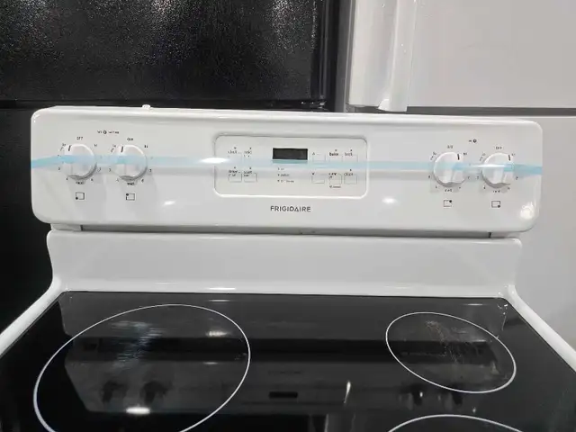 white Electric stove range oven Can deliver  in Stoves, Ovens & Ranges in Mississauga / Peel Region - Image 4