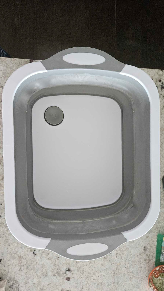 Chopping board and Collapsible Basin combo in Kitchen & Dining Wares in City of Toronto - Image 3