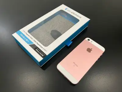 iPhone SE 32GB - Rose Gold - UNLOCKED - READY TO GO!, View more