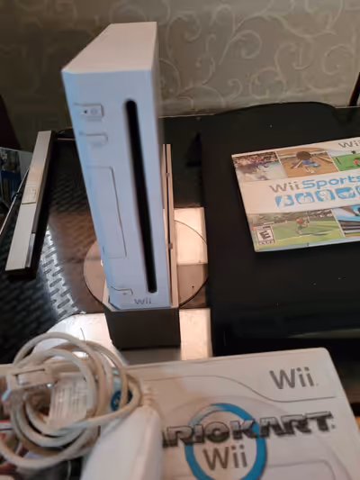 Modded Wii with NeoGamma 70 games 4 controllers with motion plus No holds or delivery Etransfer in a...