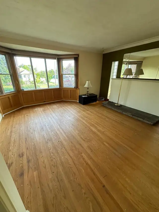 very spacious room for rent near lakeshore etobicoke