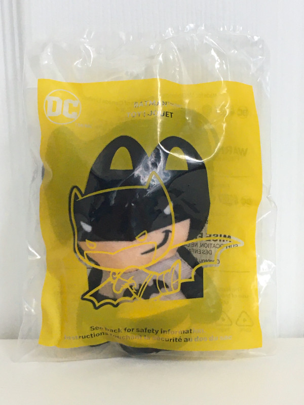 2021 McDonald's DC Plush Heroes - Batman - for Sale in Garage Sales in Hamilton