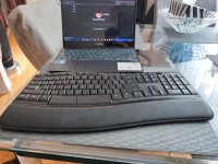 Microsoft Sculpt Comfort Wireless Keyboard 