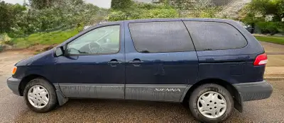 This 2002 Toyota Sienna CE has been our family vehicle for the past years with only 163,683 km. We a...