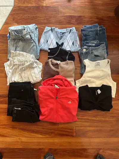 Lot de vêtements pour jeunes femmes, g  Small, Garage, Ardennes, View more