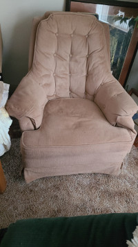 Rose color padded arm chair w/rocking base