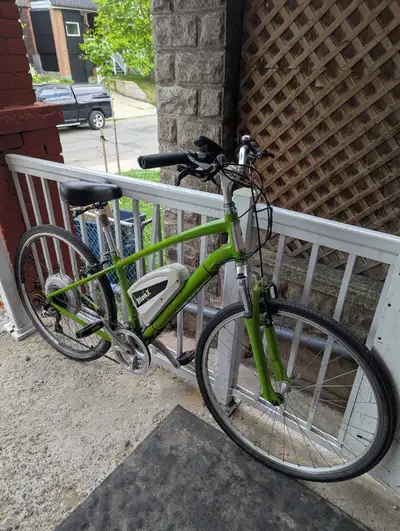 Specialized Globe / BionX E-Bike, View more