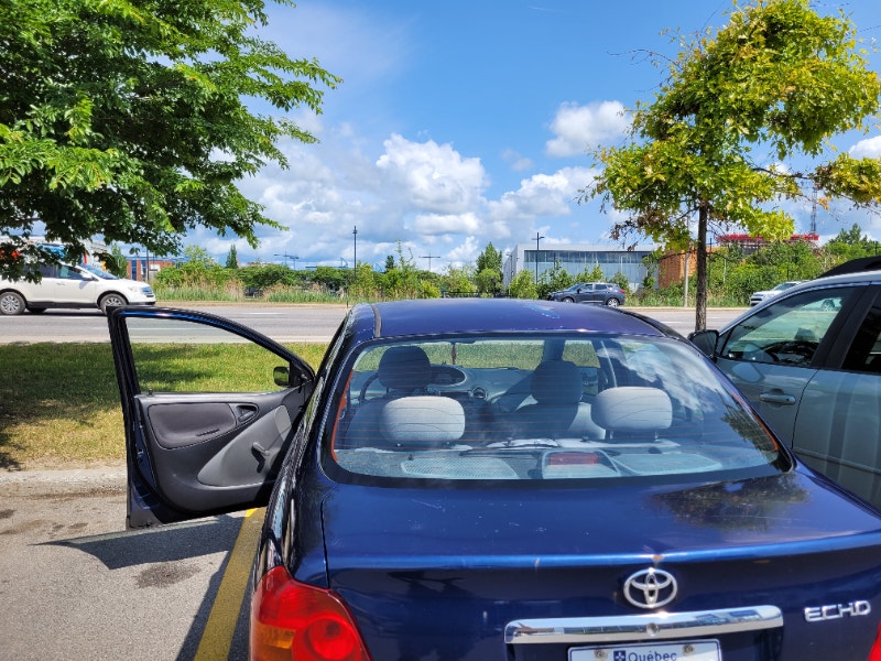 Toyota Echo 2003 bleu aucune réparation à faire Cars & Trucks