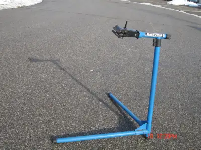 DON'T NEED ANYMORE PARK TOOL PCS-9 SERIES BIKE REPAIR STAND!, View more
