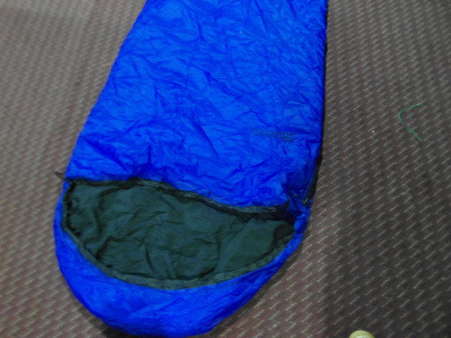 Thermolite Plus sleeping bag in Fishing, Camping & Outdoors in Stratford - Image 2