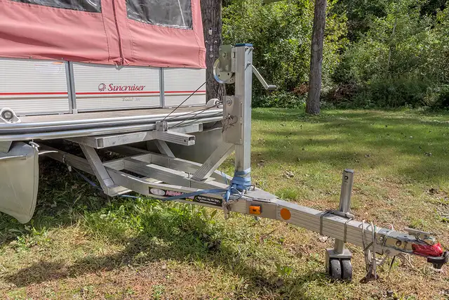 Pontoon in Great Condition! / Ponton en Superbe Condition! in Powerboats & Motorboats in Gatineau - Image 9