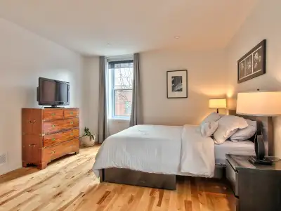2 Beds+Den 2 Baths- ALL Included- Point Saint Charles