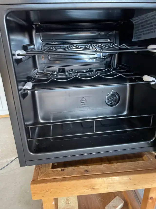 Midea Wine Cooler.64840239864065123