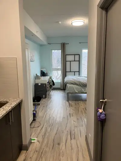 Studio Apartment + 5 minute walk from McMaster University