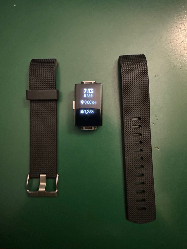 Fitbit Charge 2 - brand new large band and charger included in General Electronics in Markham / York Region - Image 2