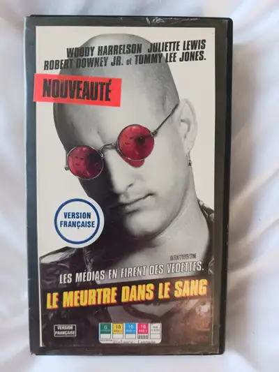 Possédez un morceau d'histoire du cinéma avec cette cassette VHS d'occasion du film culte d'Oliver S...