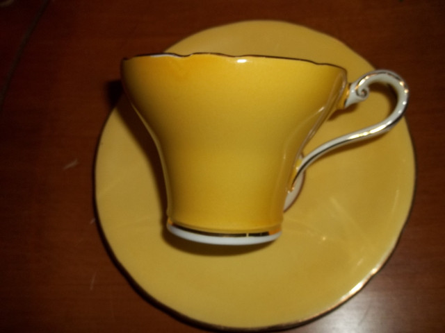 Aynsley Yellow corset cup & saucer in Arts & Collectibles in Chatham-Kent