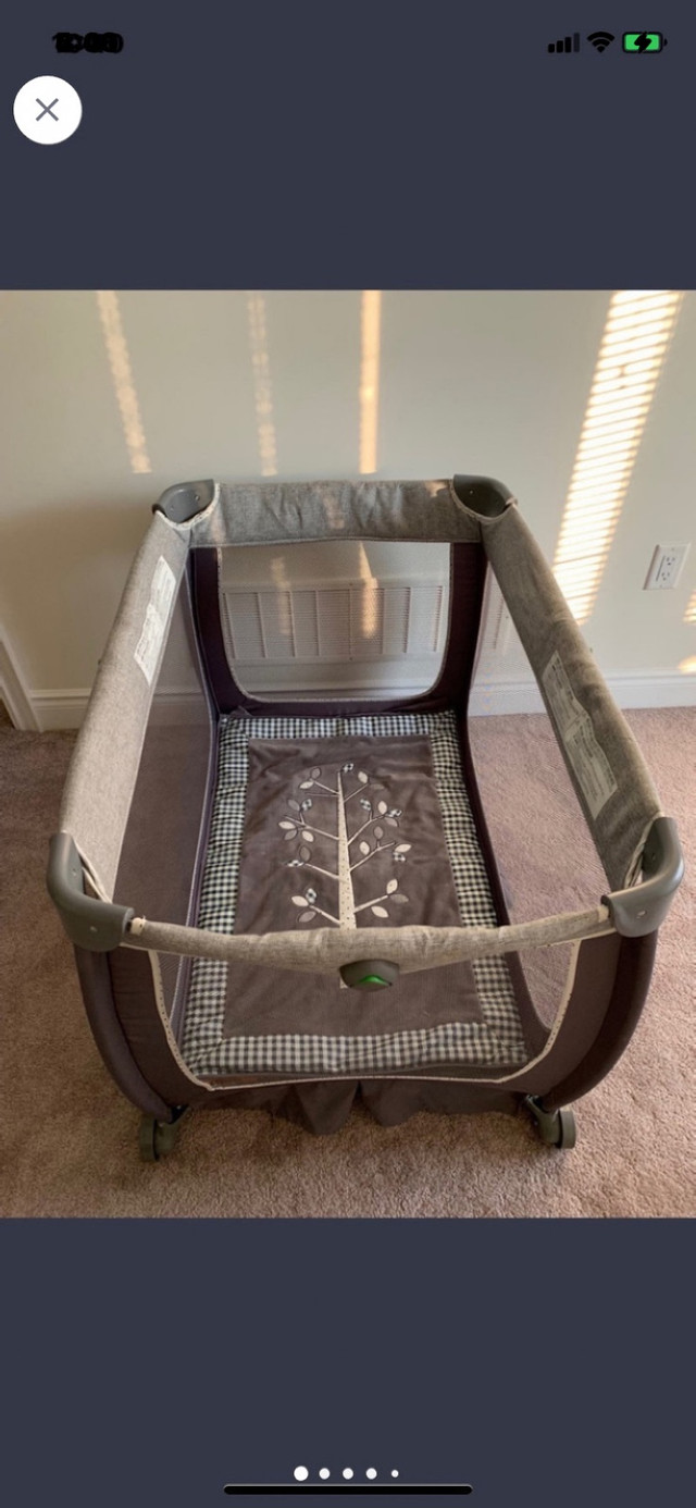 Baby Playpen/ Crib/ Play yard ( Excellent condition) in Playpens, Swings & Saucers in City of Toronto