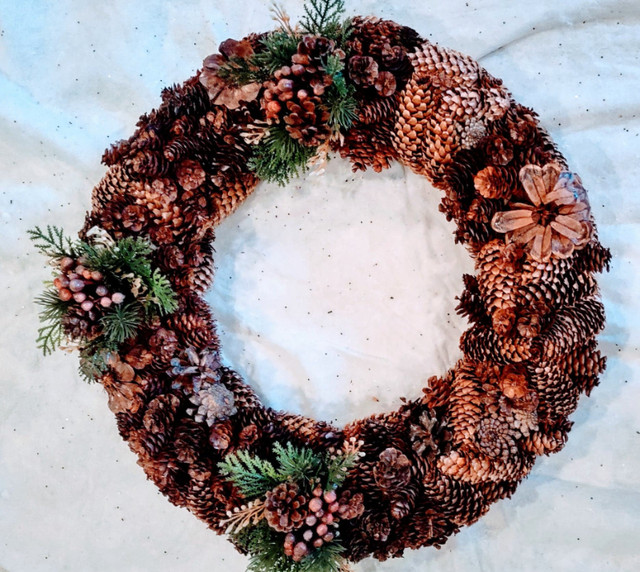 Christmas Pinecone Wreath   -- Yorkton, SK in Holiday, Event & Seasonal in Regina