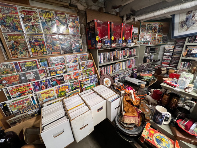 Prudhommes Antique Market COMICS TOYS VIDEOGAMES COLLECTIBLES in Comics & Graphic Novels in St. Catharines - Image 4
