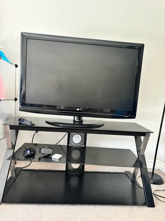 LG TV Monitor for sale in TVs in Mississauga / Peel Region - Image 3