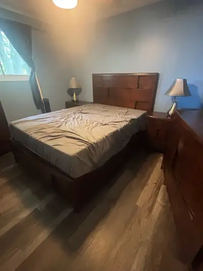 Beautiful heavy modern set 2 nightstands Tall boy Long dresser with mirror Mattress can go too