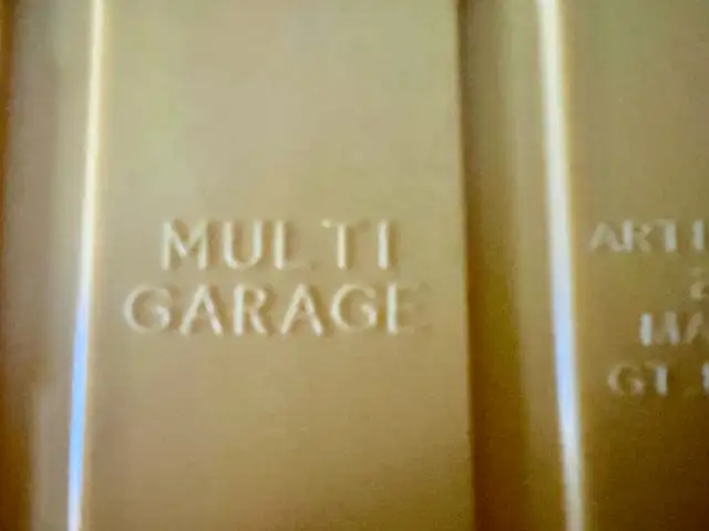 VINTAGE CORGI JUNIORS MULTI GARAGE PLASTIC in Arts & Collectibles in Mississauga / Peel Region - Image 10