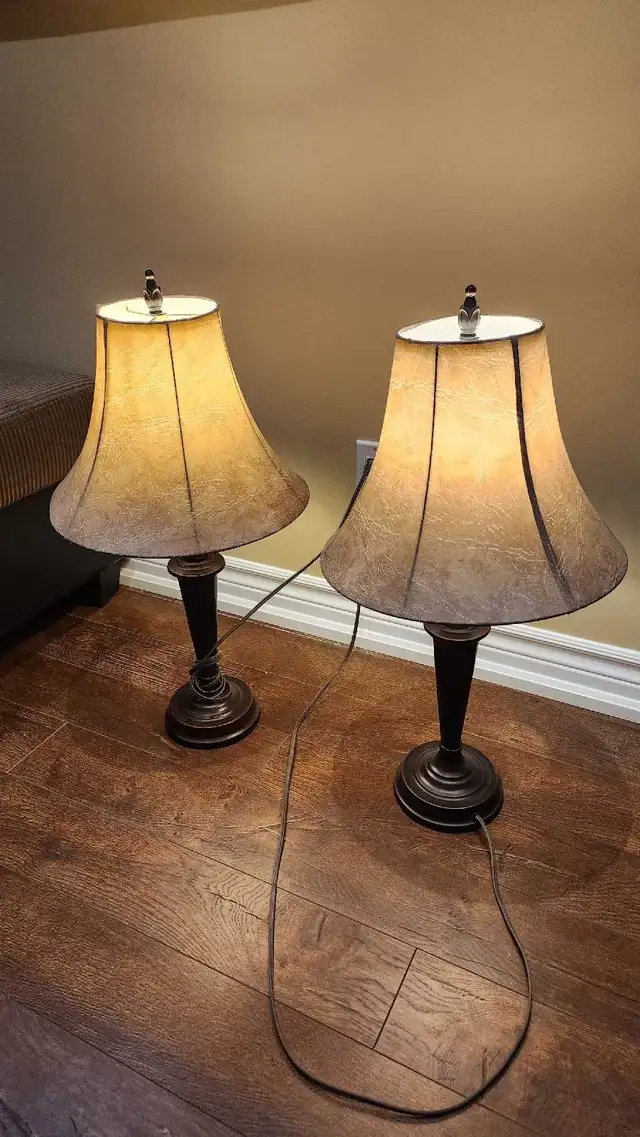 Table Lamps + tall lamp in Indoor Lighting & Fans in Mississauga / Peel Region - Image 3