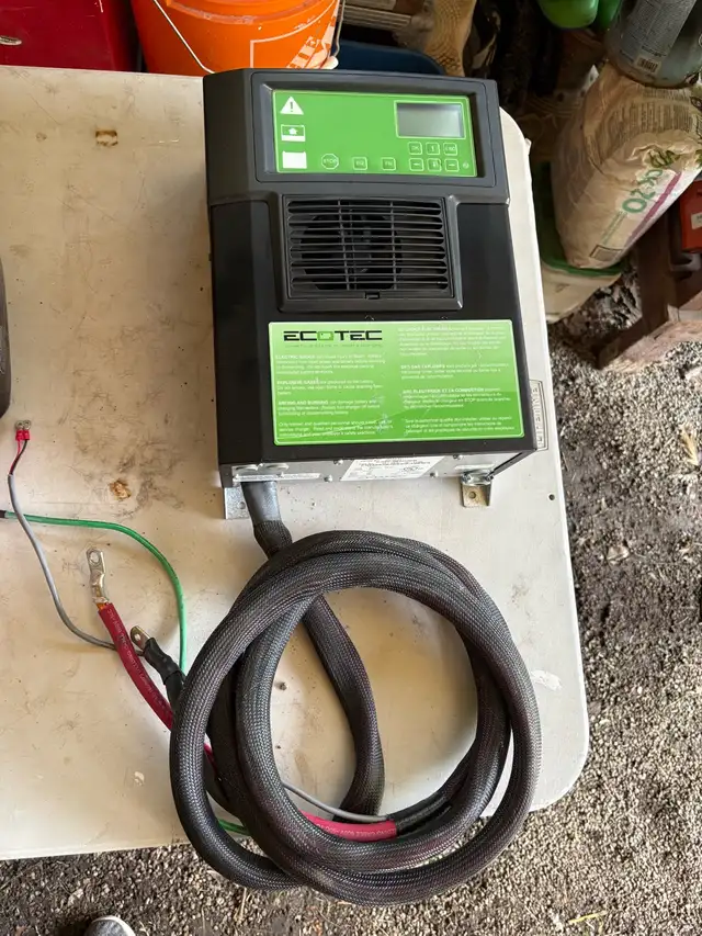 Ecotec battery charger model ACCESS 5–24 in Other Business & Industrial in Oakville / Halton Region - Image 3