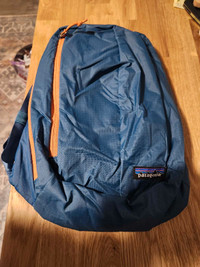 Patagonia Black Hole sling bag