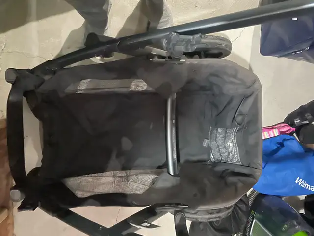 Uppa Baby Vista Stoller with x2 Todler Seats in Strollers, Carriers & Car Seats in Mississauga / Peel Region - Image 7