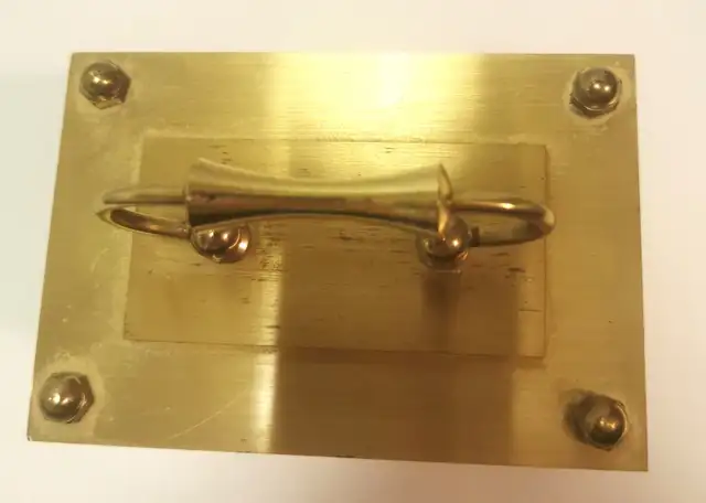 Equity Quartz, Brass Table Clock, Hong Kong in Home Décor & Accents in Markham / York Region - Image 8