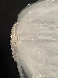 Pearl-studded Wedding Veil with comb