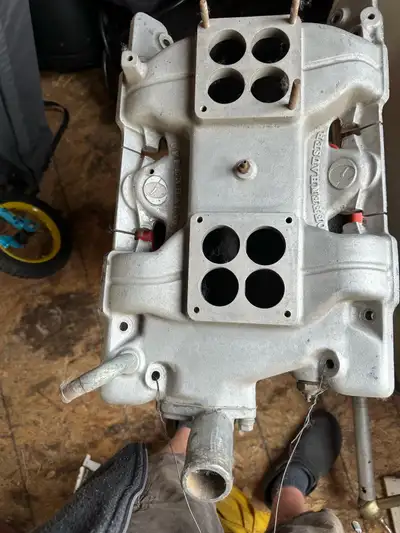 Selling an Offenhauser 5162 dual Quad intake manifold for 1959-1964 Pontiac models with 389/421 cubi...