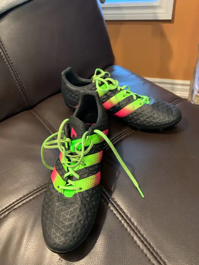 Adidas ACR 16.3 soccer cleats in Soccer in Hamilton - Image 2