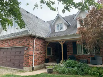 5 Bedroom family home on quiet dead end st in Stratford. Walk to downtown or the arena. 5 bedroom Ne...