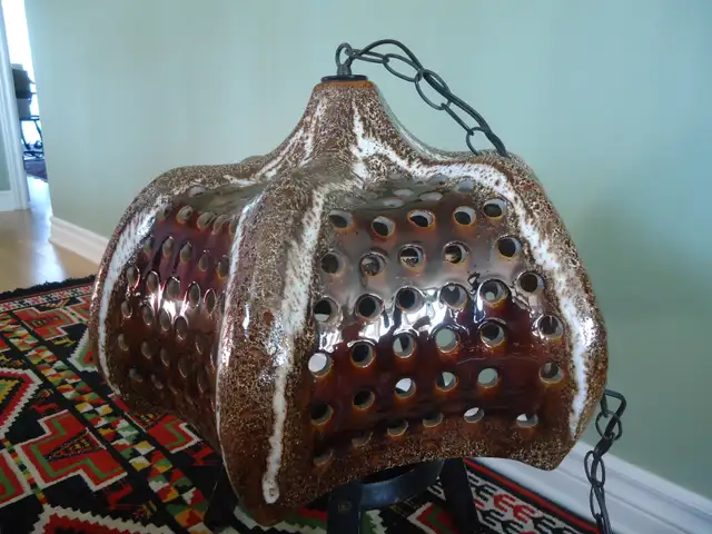 Large Chalvignac Pendent Lamp in Indoor Lighting & Fans in Gatineau - Image 3