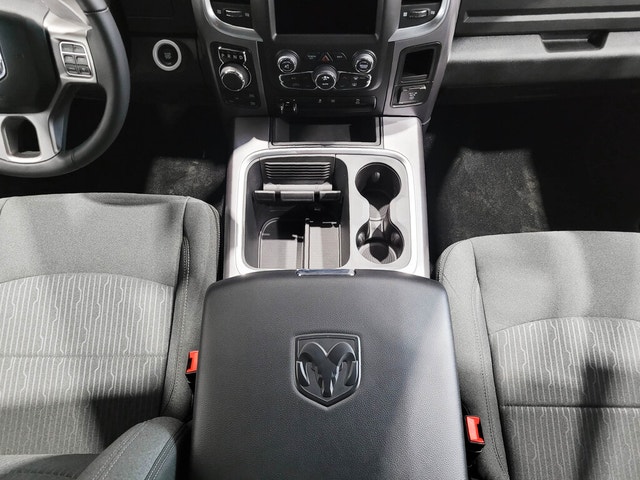 2023 Ram 1500 Classic Warlock - transfert de location 15 mois — photo 3